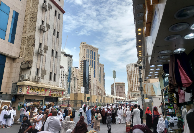 You should choose Umrah packages with accommodation within walking distance to Masjid al-Haram and Masjid an-Nabawi