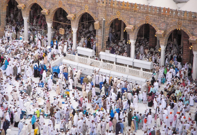 Every top-tier Umrah package ensures you return with the blessings of Zamzam water